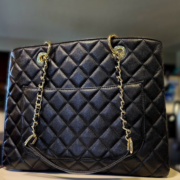 Source Unknown Handbags - Black Diamond Quilted Structured Tote Bag with Charms NWOT